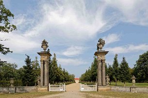 2019 08 28 5DIV0743 Schloss Rheinsberg Eingang Parkstraße