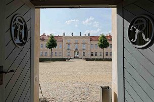 2019 08 28 5DIV0784 Schloss Rheinsberg Innenhof