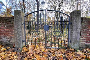 2020 11 25 IMG_8383 Juedischer Friedhof Neustadt
