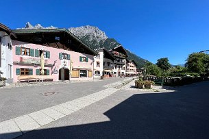 2022 07 02 IMG_5591 Mittenwald Obermarkt