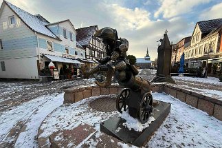 IMG_9437 Bodenwerder Münchhausenbrunnen null
