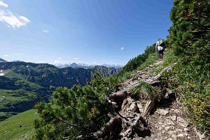 2018_06_16 5DIV1684 Weg Höfatsblick Geißfußsattel