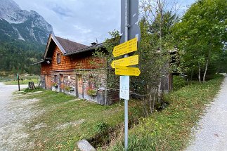 IMG_9720 Ferchensee Bushaltestelle null