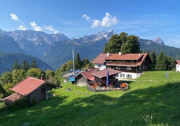 Eckbauer - Elmauer Alm - Klais Leichte Wanderung Dauer: 3:00 Std. - Länge: 10,2 km Aufstieg: 134 m - Abstieg: 419 m