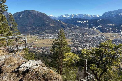 Farchant - Pflegersee - St. Martin - Felsenkanzel Mittelschweree Wanderung Dauer: 5:30 Std. - Länge: 15.5 km Aufstieg: 595 m - Abstieg: 558 m