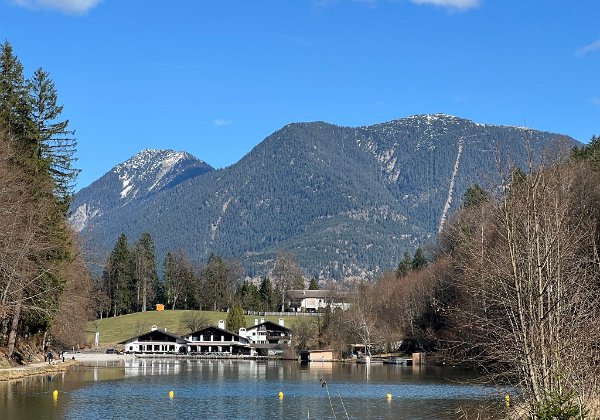 Grainau - Riessersee - Kochelbergalm Leichte Wanderung Dauer: 3:15 Std. - Länge: 10,1 km Aufstieg: 223 m - Abstieg: 255 m