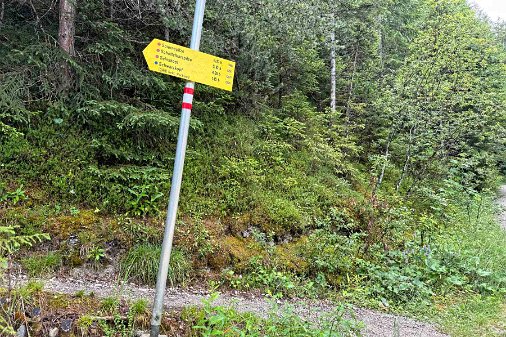 Krün Hüttlebachklamm Leichte Wanderung Dauer: 1:50 Std. - Länge: 4,7 km Aufstieg: 231 m - Abstieg: 231 m