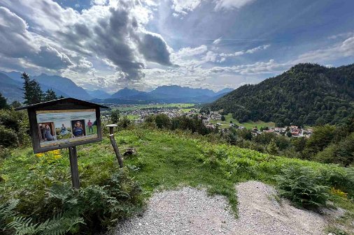 Wallgau - Großer Wasserfall - Maxhütte Mittelschweree Wanderung Dauer: 3:00 Std. - Länge: 8.5 km Aufstieg: 251 m - Abstieg: 251 m
