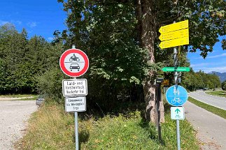 IMG_1622 Wegweiser am Ortsende Wallgau null