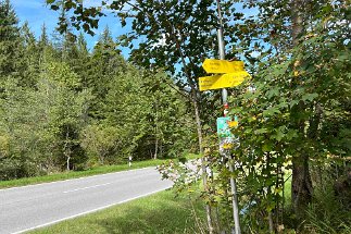 IMG_1641 Wegweiser an der Bundesstraße null