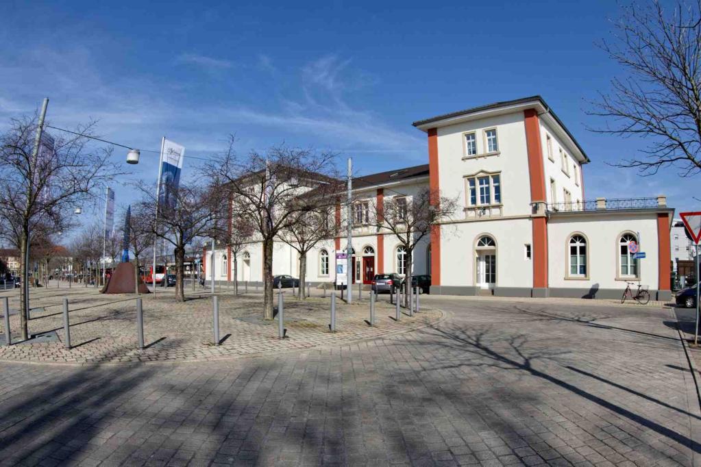 Schwetzingen Bahnhof Schwetzingen Bahnhof