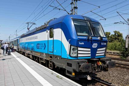 EC CD Außenansicht Lok BR 193