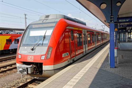 BR 430 S Bahn Rhein Main Außensicht Triebkopf