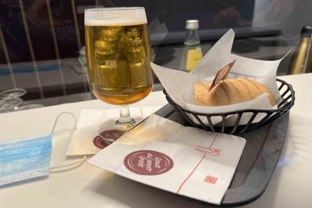 DB Lounge Getränke Snack