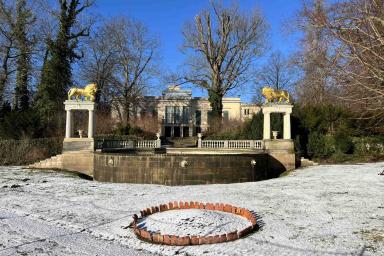 Berlin Schloss Glienicke  Löwenfontäne