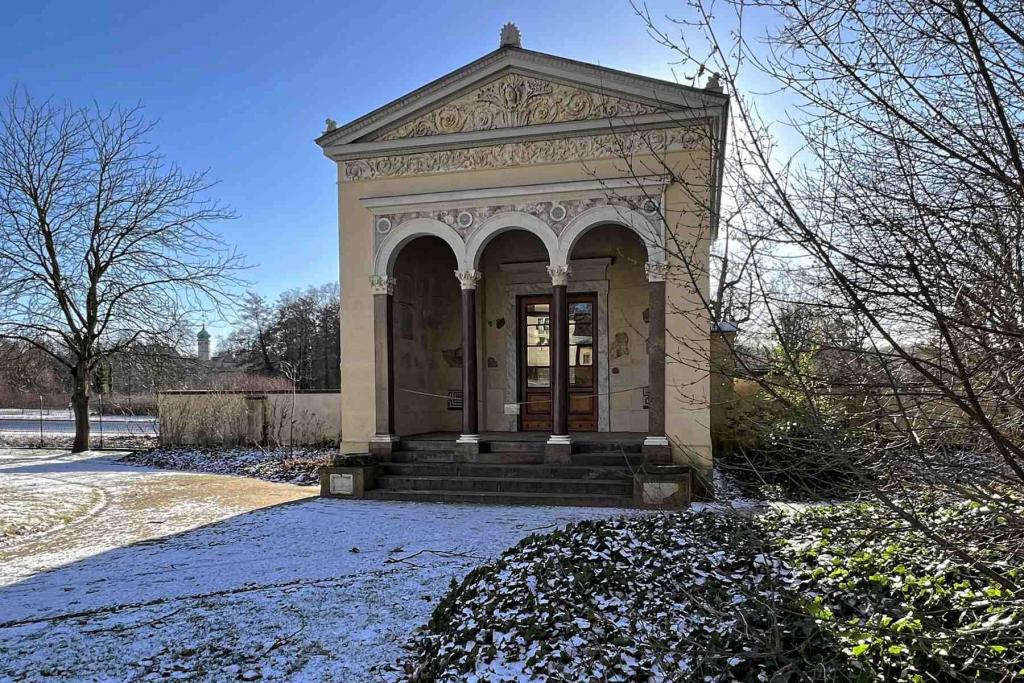 Berlin Schloss Glienicke Kleine Neugierde