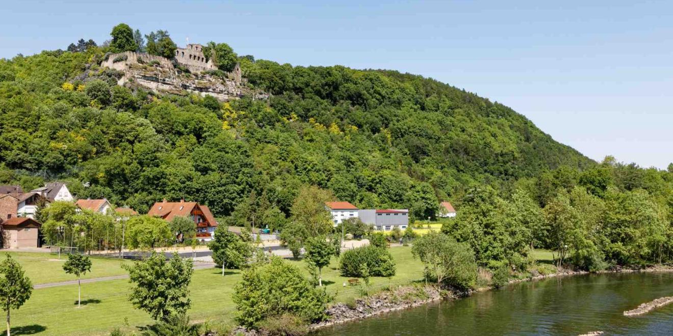 Blick auf die Karlsburg