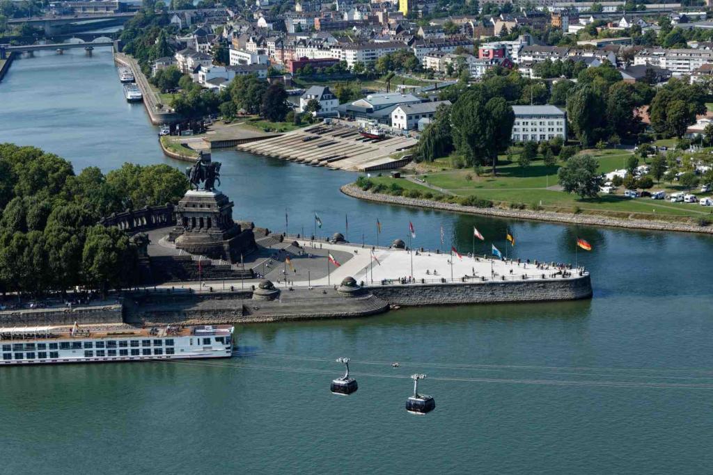 Blick zum Deutschen Eck Koblenz
