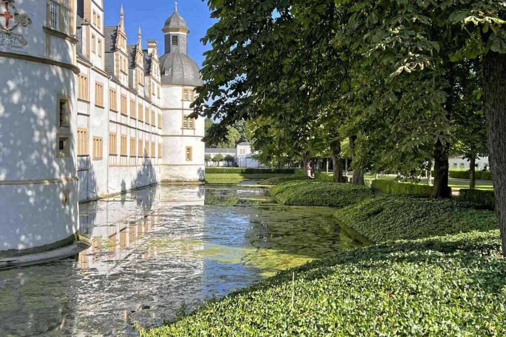 Paderborn Schloss Neuhaus