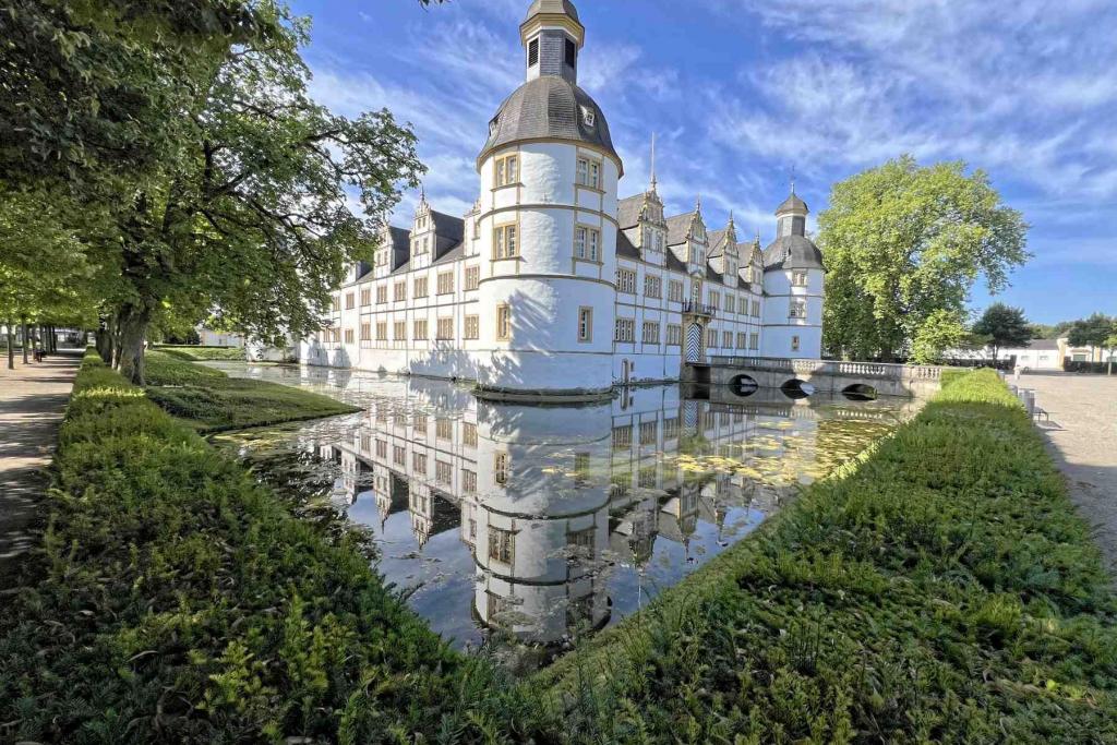 Paderborn Schloss Neuhaus