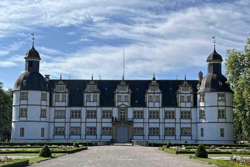 Paderborn Schloss Neuhaus