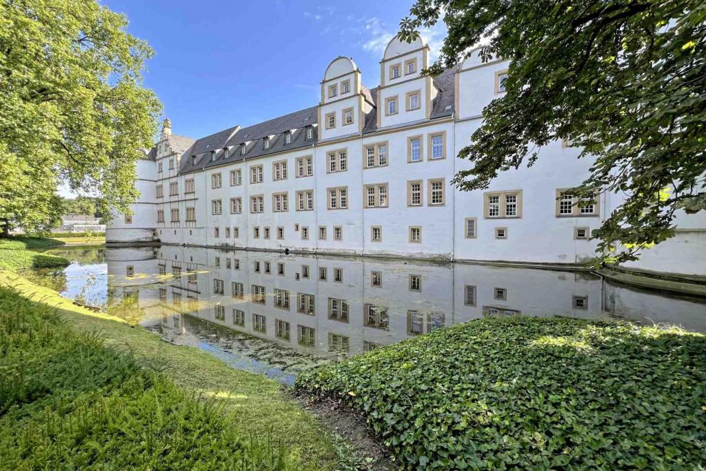 Paderborn Schloss Neuhaus