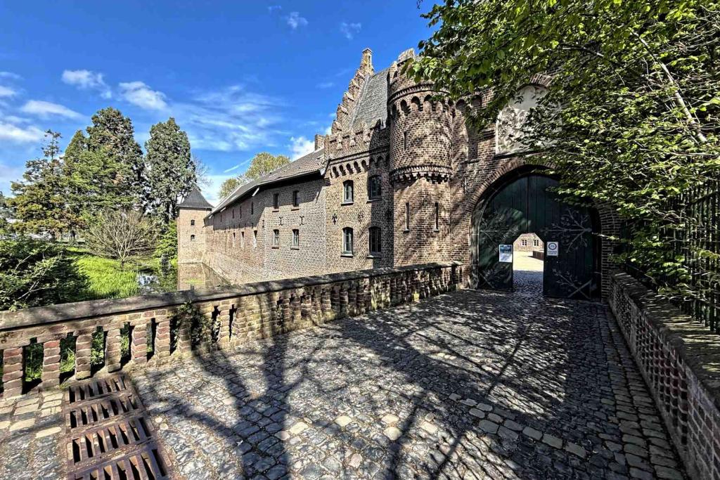 Schloss Paffendorf Eingang