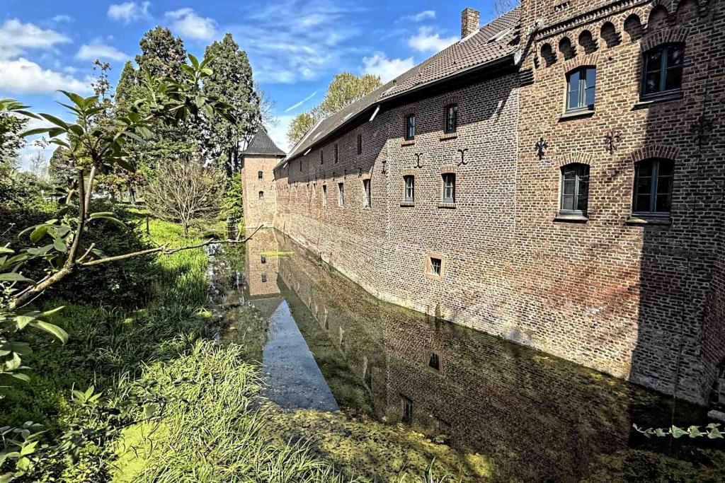 Schloss Paffendorf Wassergraben