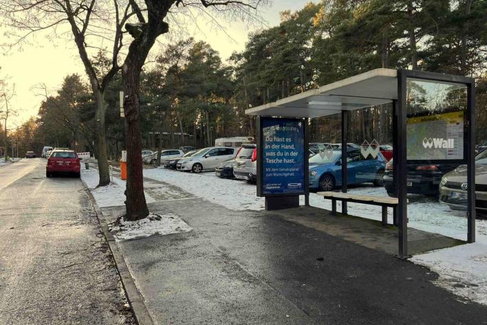 Berlin Haus der Wannseekonferenz Bushaltestelle