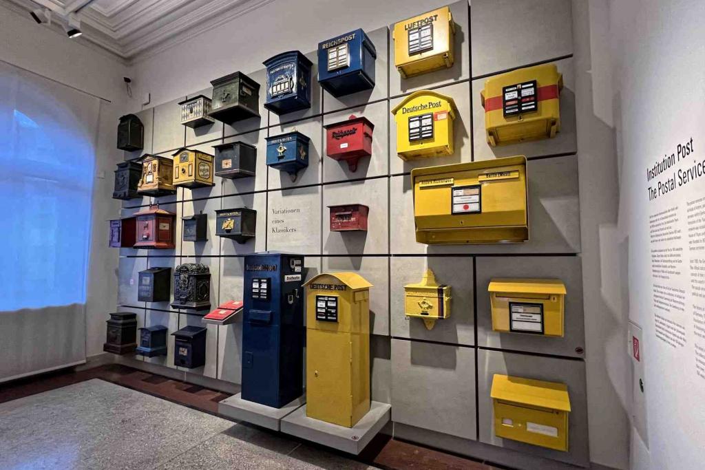 Berlin Postmuseum Briefkästen