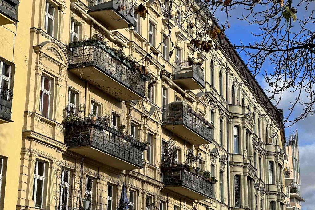 Berlin Hausfront Landwehrkanal