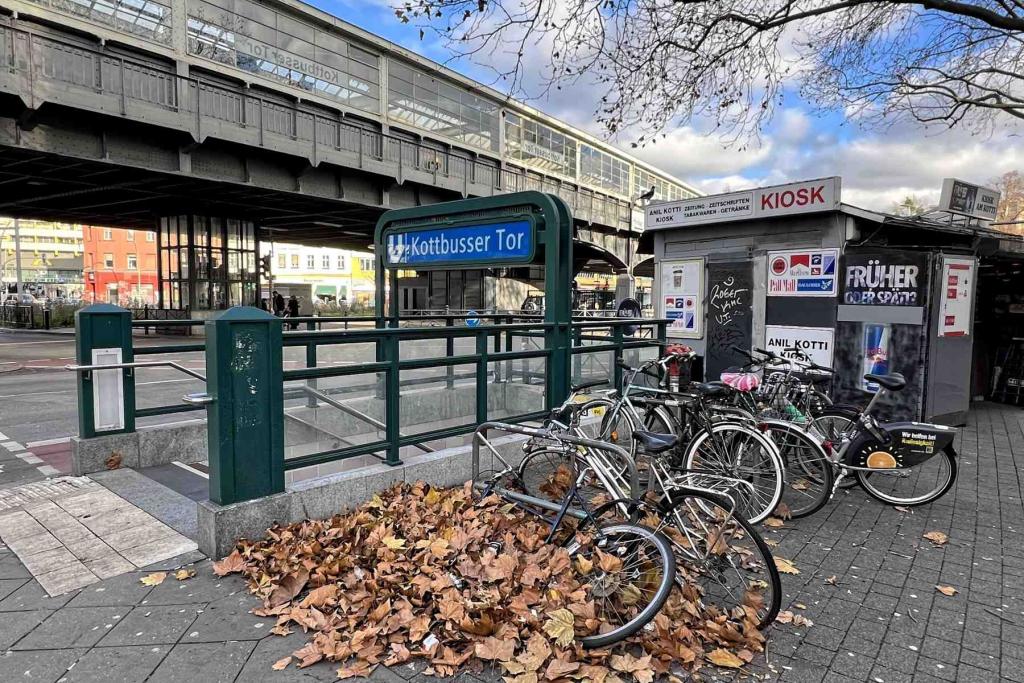Berlin U Bahn Kottbusser Tor
