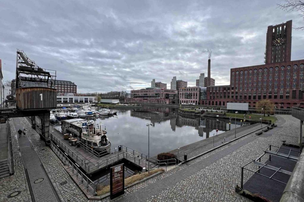 Berlin Tempelhof Hafen Uhlsteinhaust