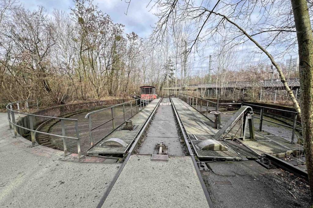Berlin Natur Park Südgelände Drehscheibe