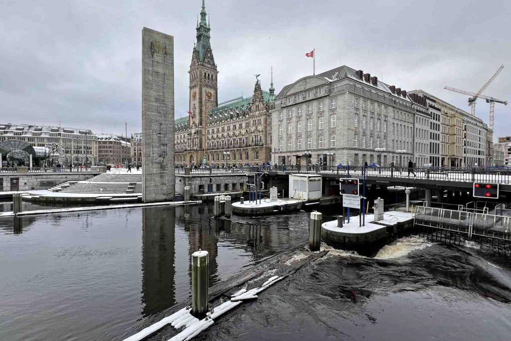 Hamburg Rathausschleuse