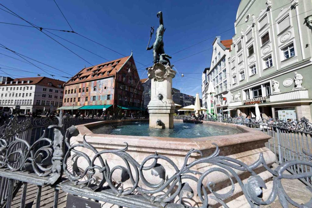 Augsburg Merkur Brunnen