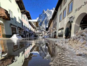 Mittenwald Hochstraße Spiegelung Winter