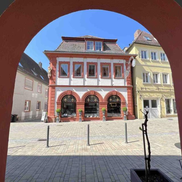 Volkach Durchblick Hauptstraße