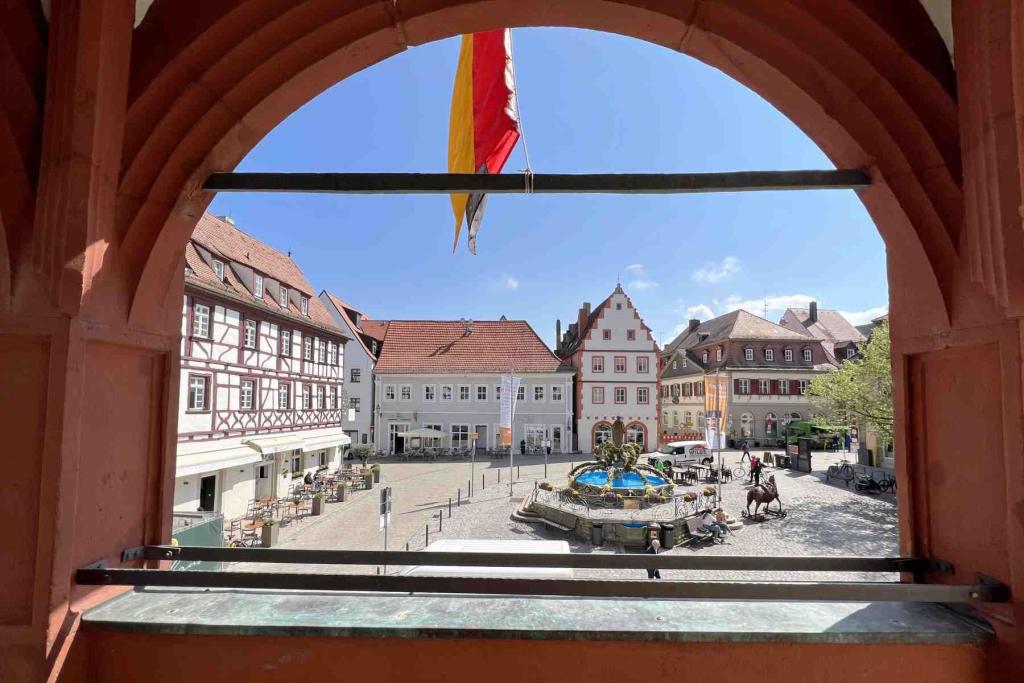 Volkach Durchblick Marktplatz