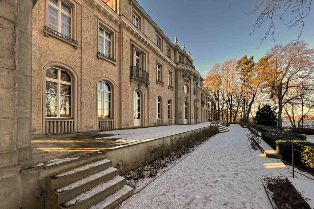 Berlin Haus der Wannseekonferenz Seeseite