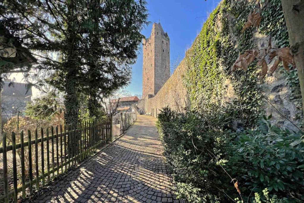 Fritzlar Grauertrum Wehrturm