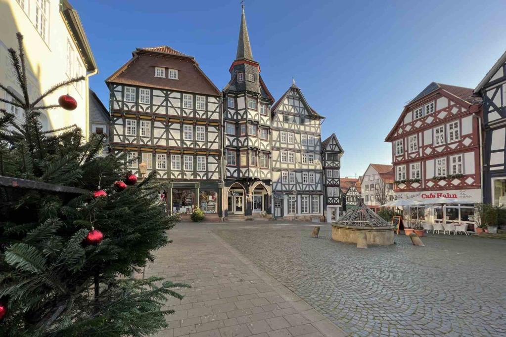 Fritzlar Marktplatz Rolandbrunnen