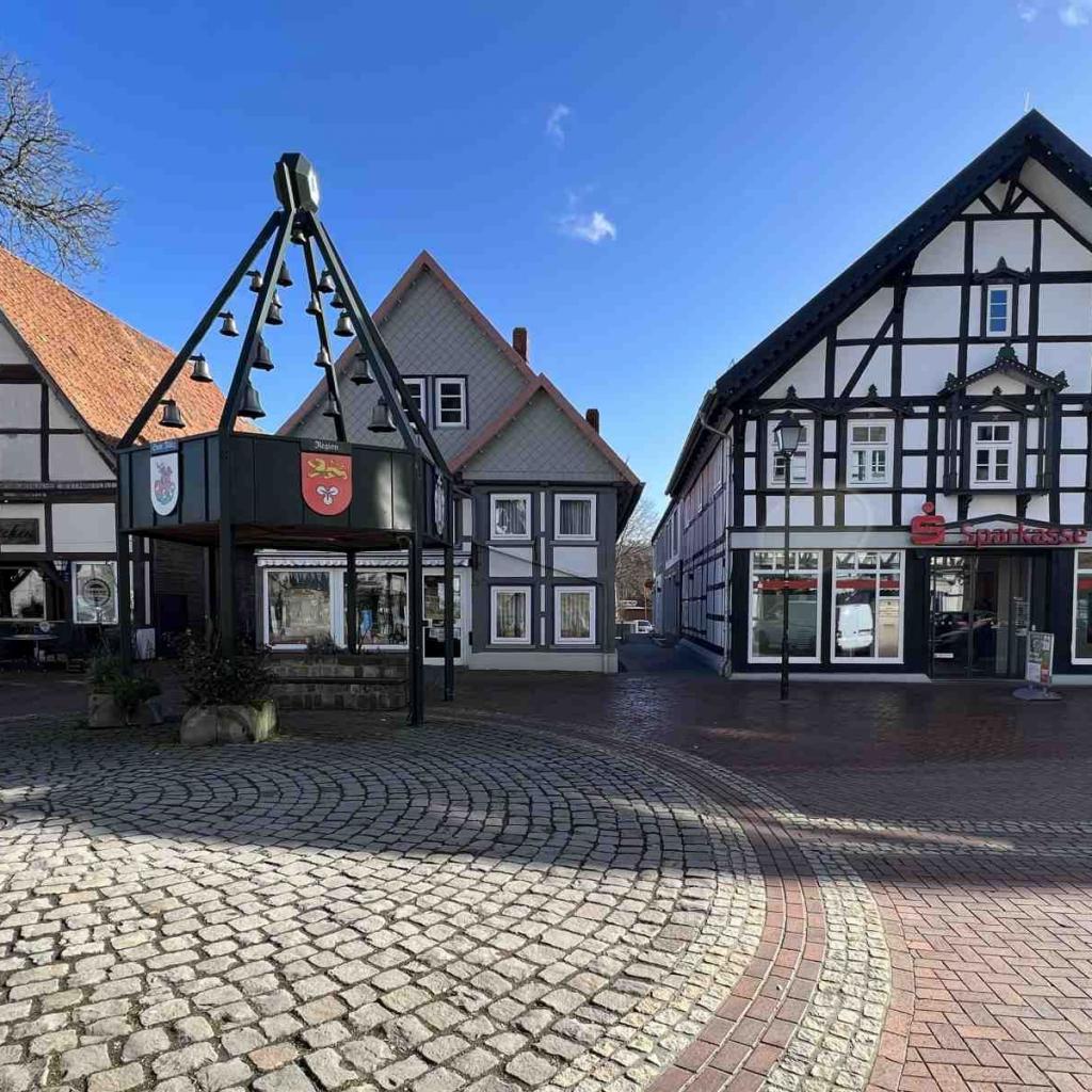 Springe Glockenturm