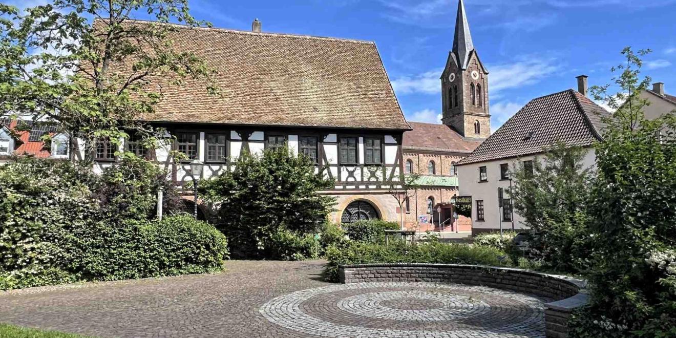 Schifferstadt Altes Rathaus und St. Jakobus
