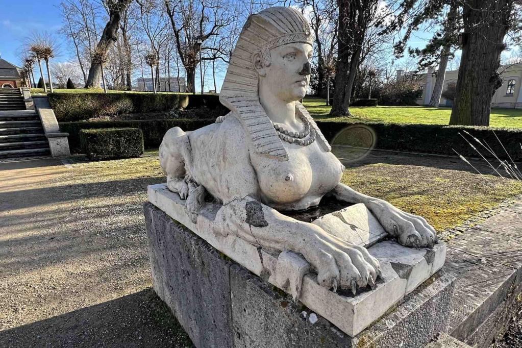 Bad Langensalza Frederikenschlösschen Statue