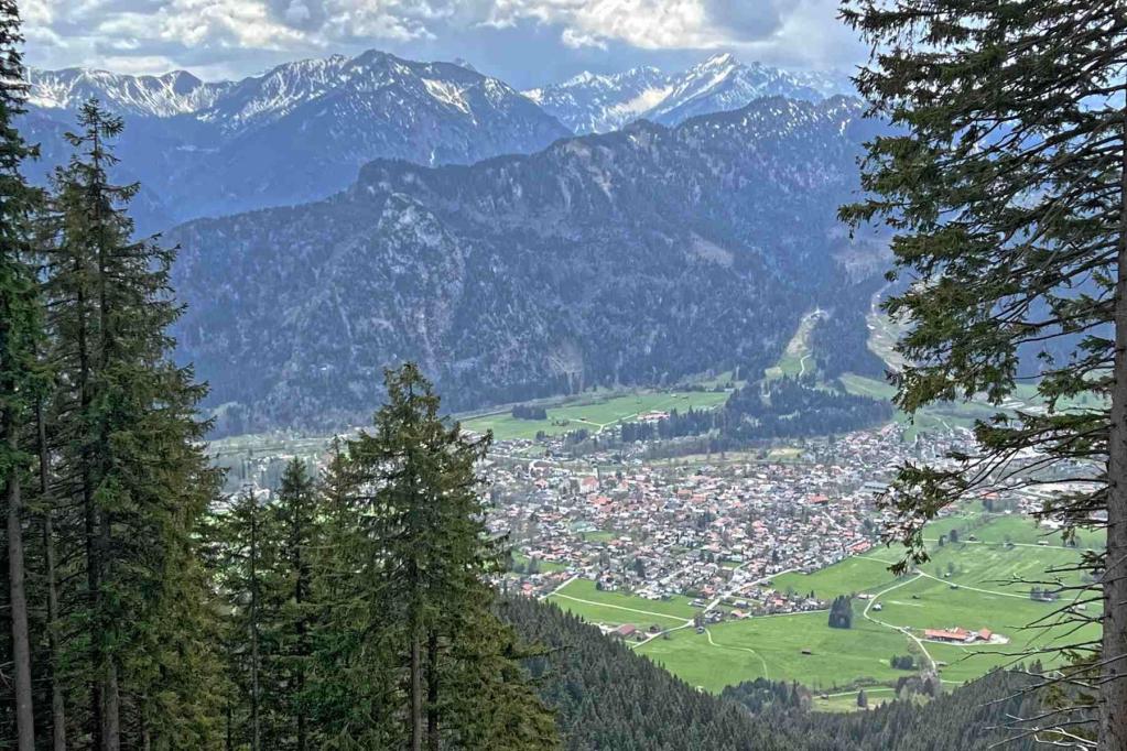 Aufacker Blick nach Oberammergau