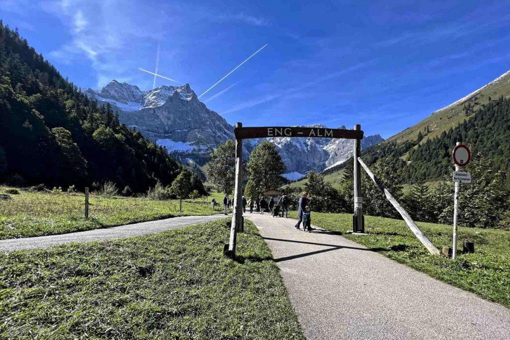 Engtal Eingangsportal Wanderweg