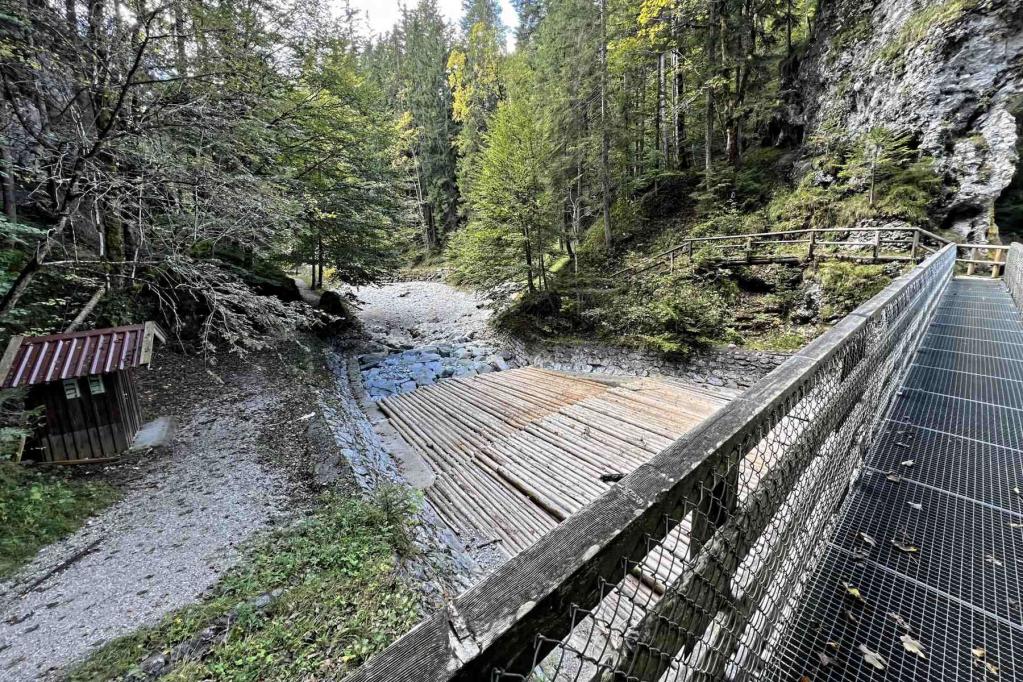 Finzbachklamm Stauwerk Brücke