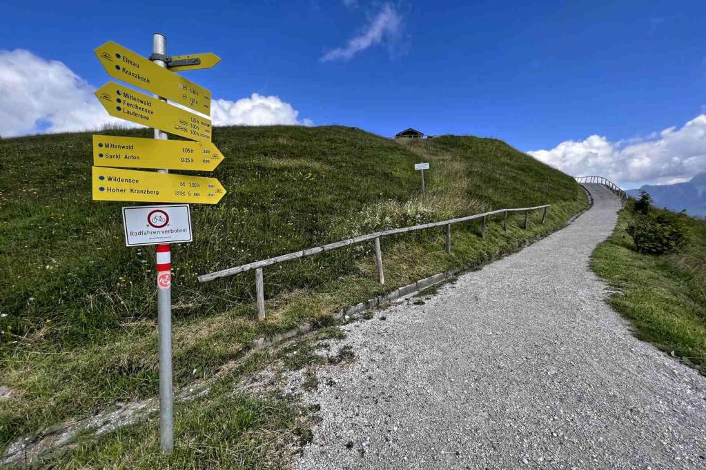 Kranzberg Wegweiser Gipfel