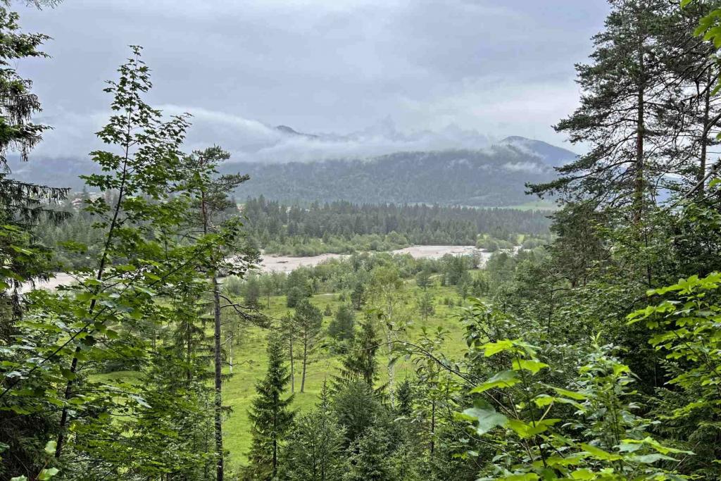 Isar Natur Erlebnisweg Blick ins Isartal